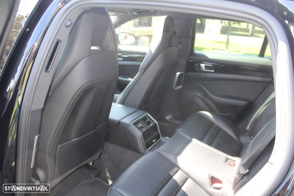 Porsche Panamera Sport Turismo 4 E-Hybrid Platinum Edition - 27