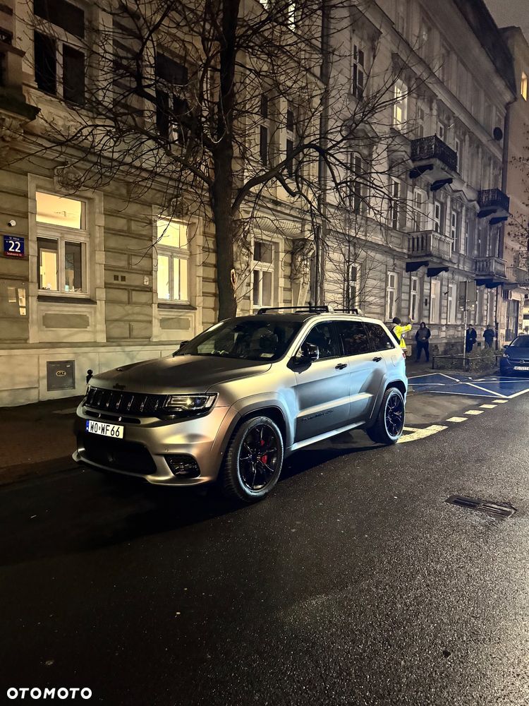 Jeep Grand Cherokee - 19