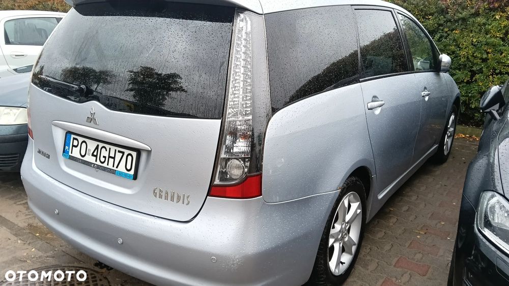 Mitsubishi Grandis - 18