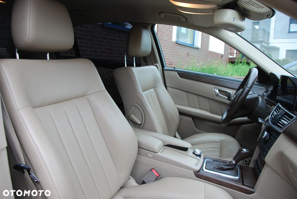 Mercedes-Benz Klasa E ver-200-cgi-blueefficiency-elegance - 11