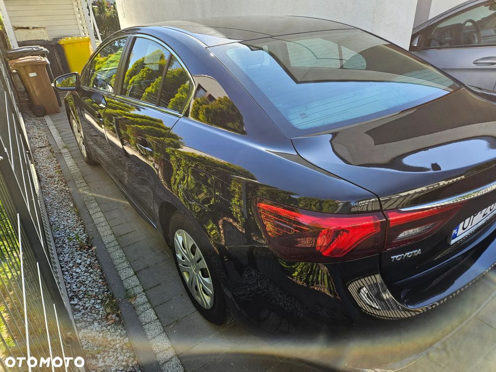 Toyota Avensis - 4