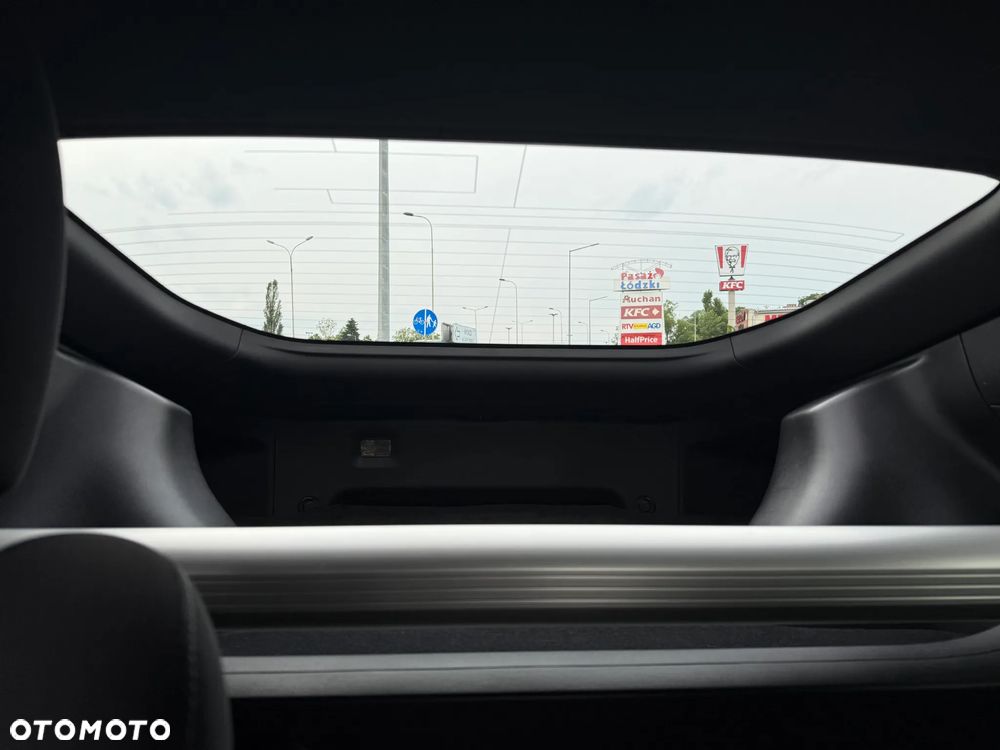 Nissan 370 Z Standard - 16