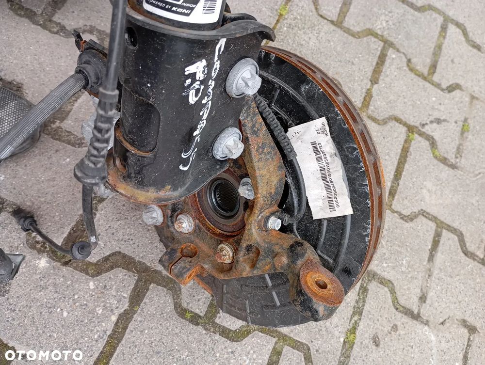 ZWROTNICA AMORTYZATOR MCPHERSON PRAWY JEEP COMPASS II LIFT - 12