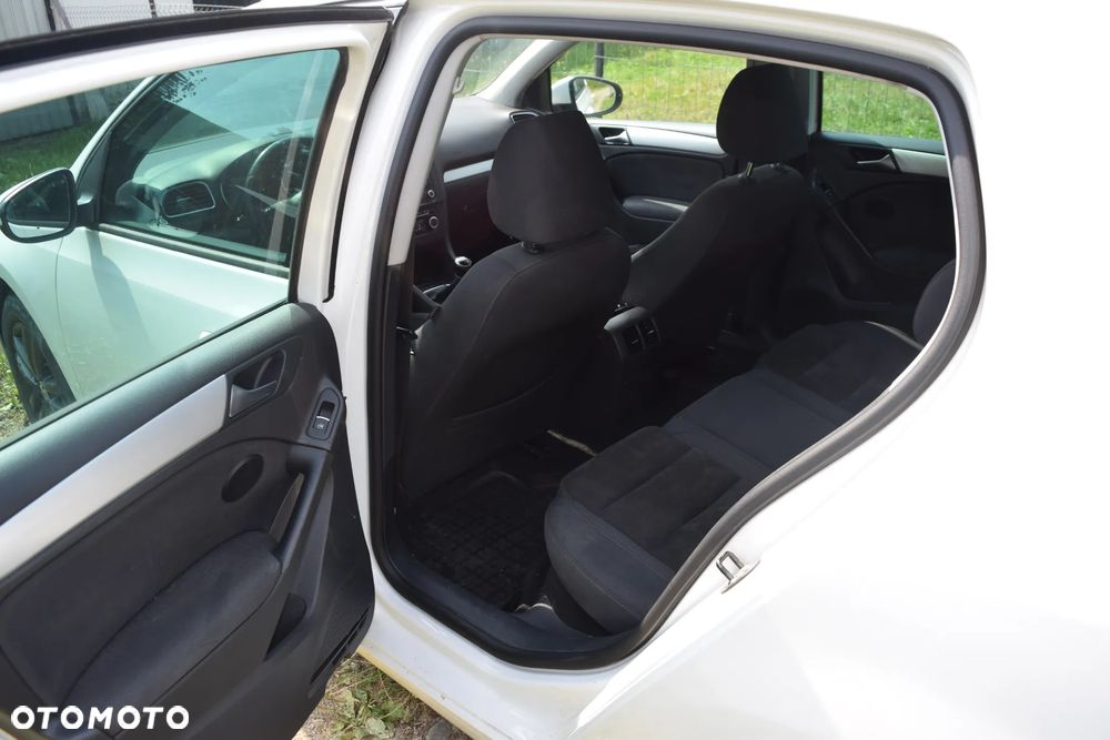 Volkswagen Golf 2.0 TDI Highline - 28