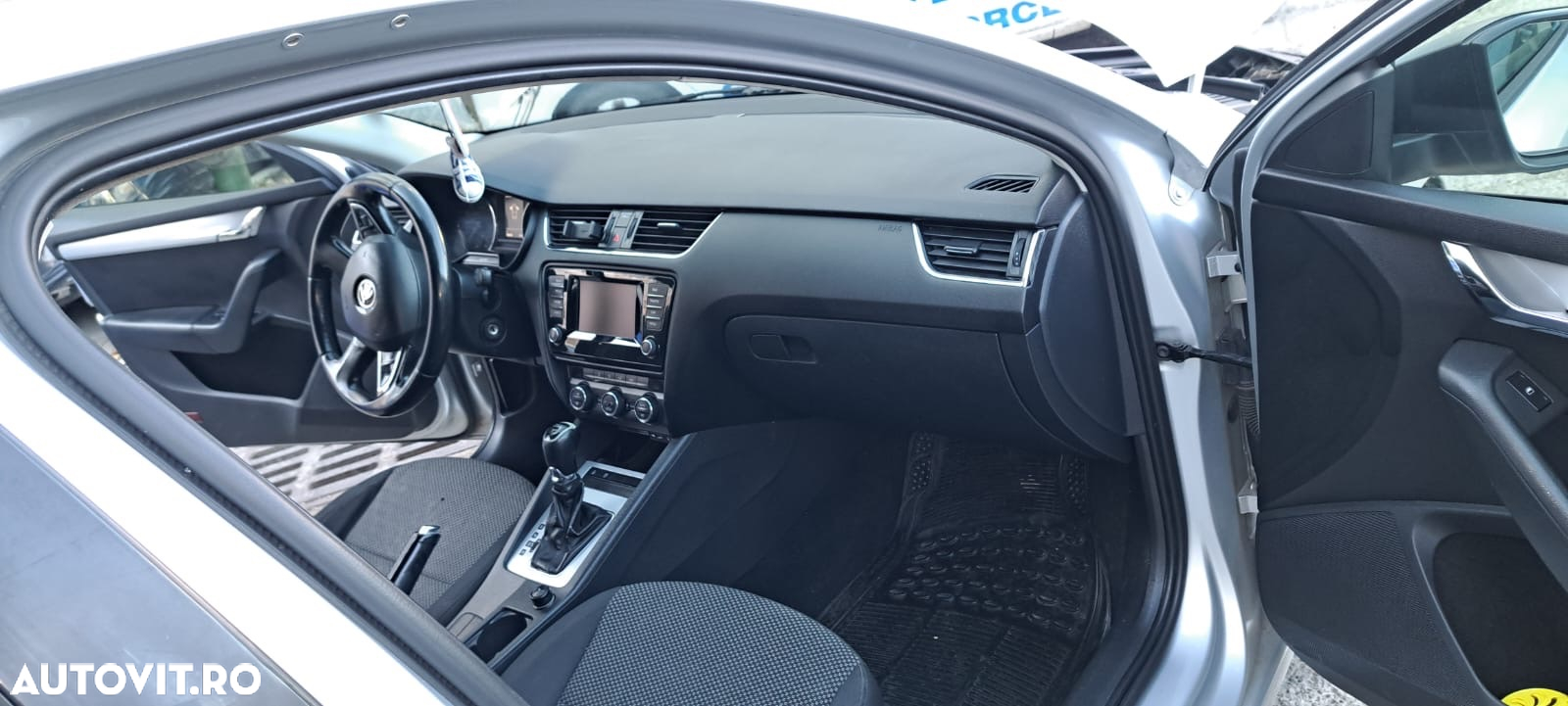 Skoda Octavia 2.0 TDI AMBITION DSG - 9