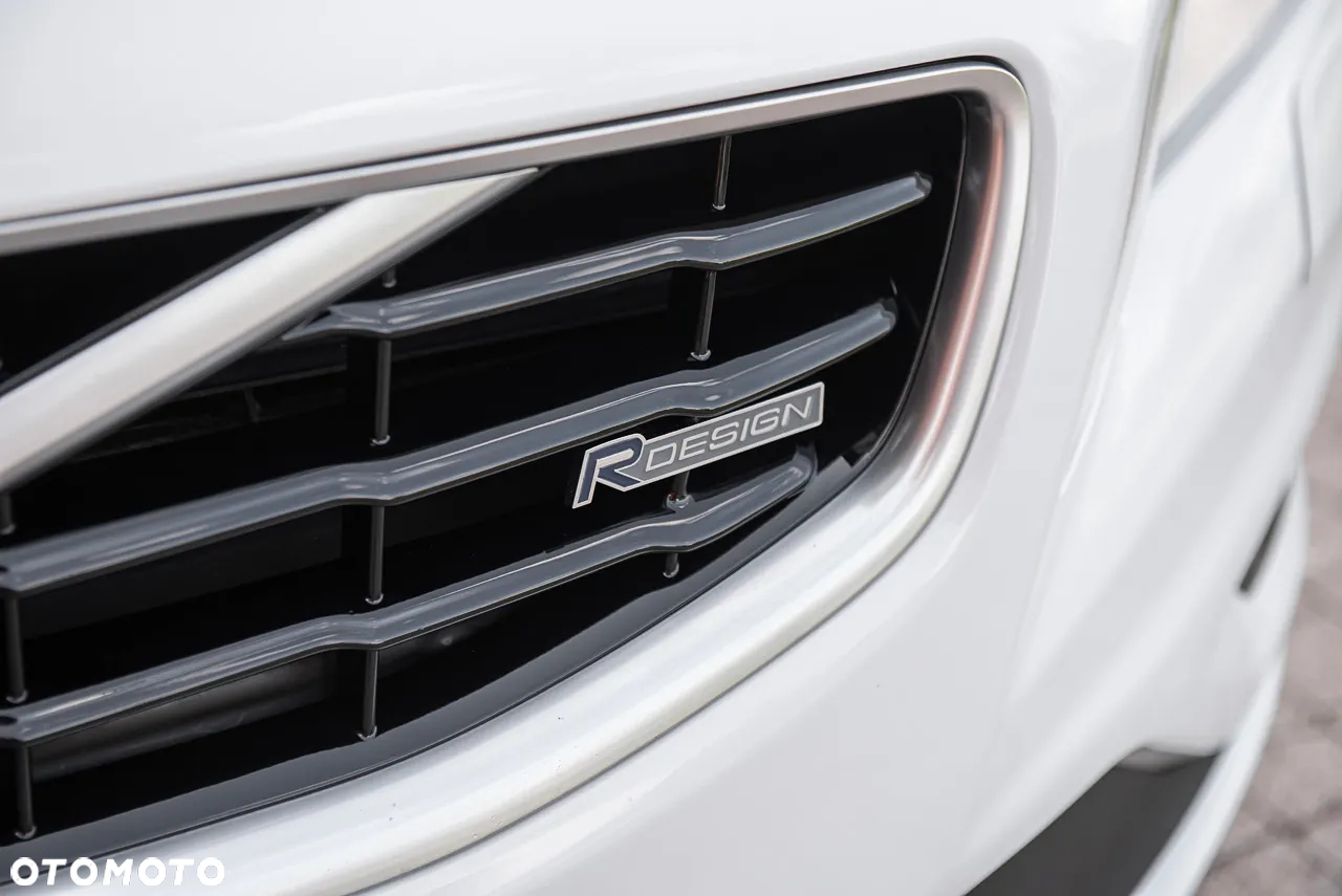 Volvo V60 D5 R-Design - 34