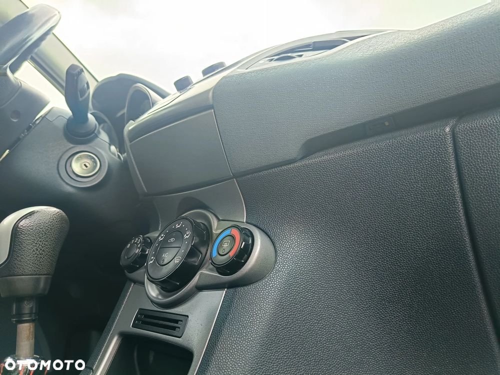 Ford Fiesta 1.25 Celebration - 16