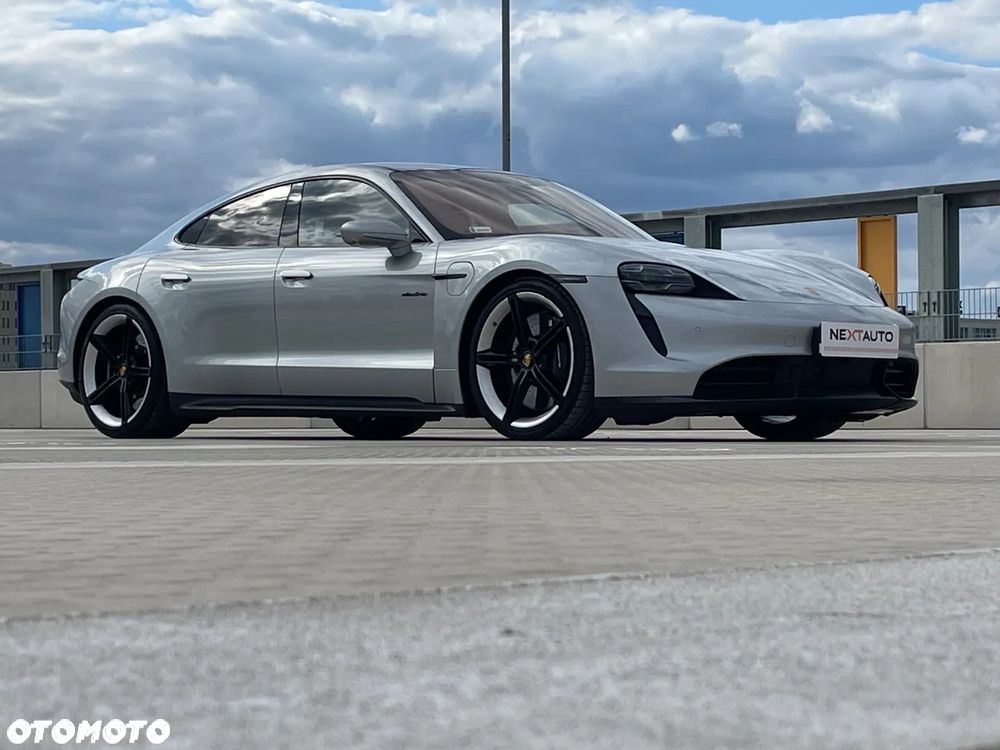 Porsche Taycan - 5