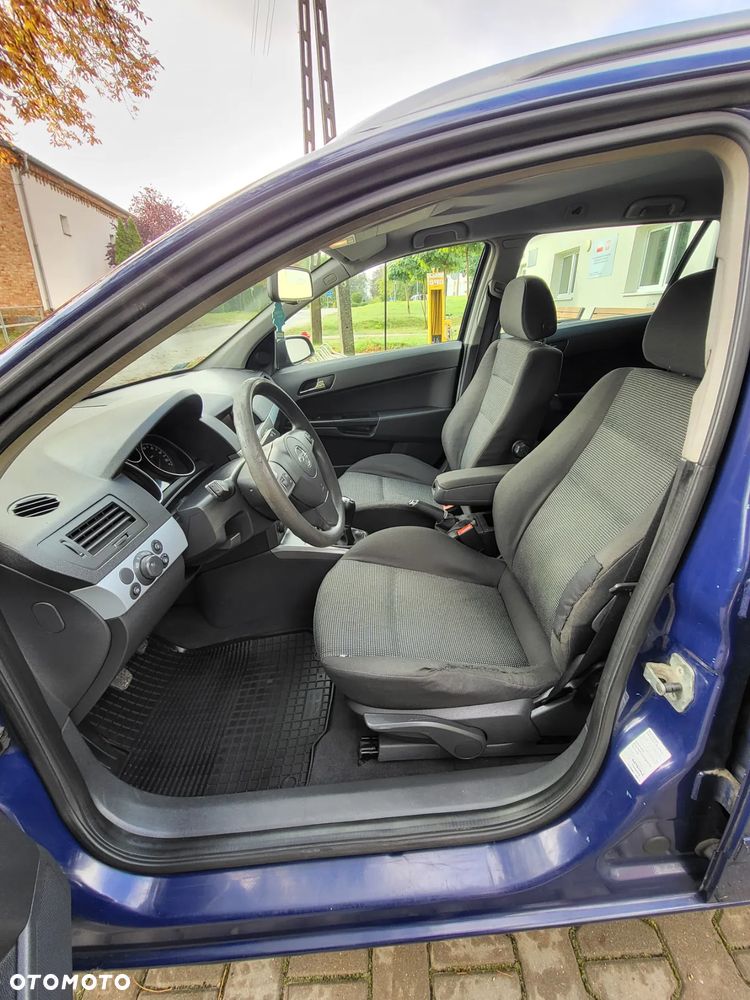 Opel Astra 1.9 CDTI DPF NAVI - 8