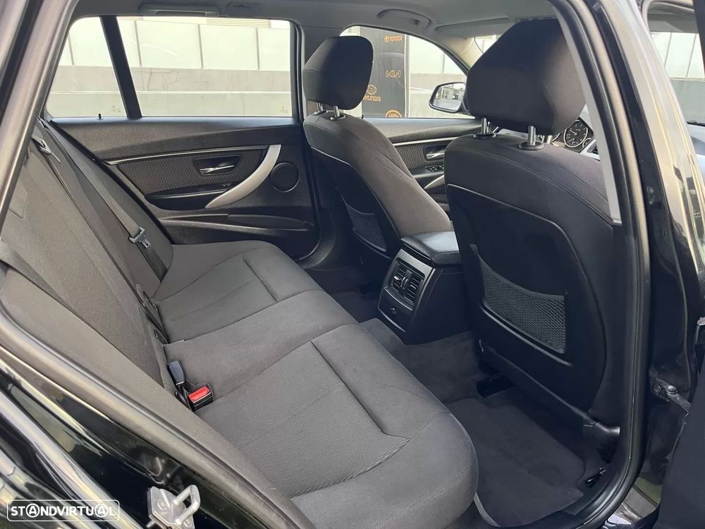 BMW 320 d Touring Aut. Sport Line - 44