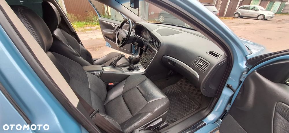 Volvo V70 2.5 T Momentum - 19