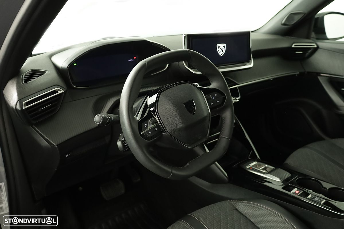 Peugeot 2008 1.2 PureTech Allure EAT8 - 7