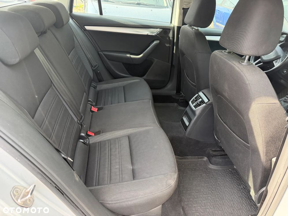 Skoda Octavia 1.6 TDI Ambition - 12
