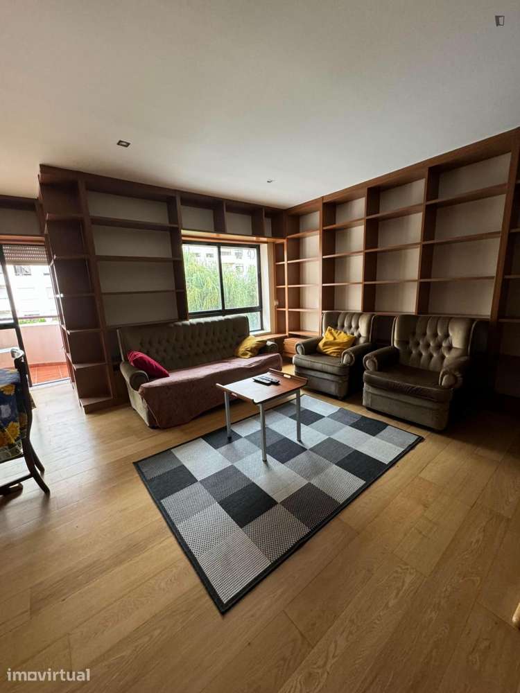 Quarto - localizado em  Coimbra - Grande imagem: 4/7