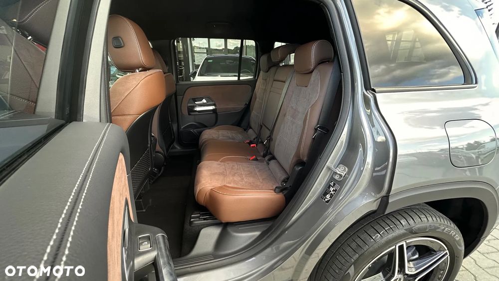 Mercedes-Benz GLB 200 AMG Line 7G-DCT - 6