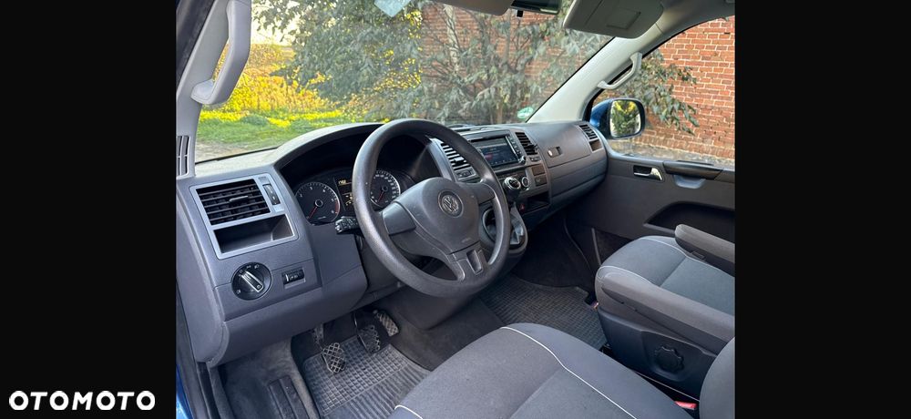 Volkswagen Multivan - 10