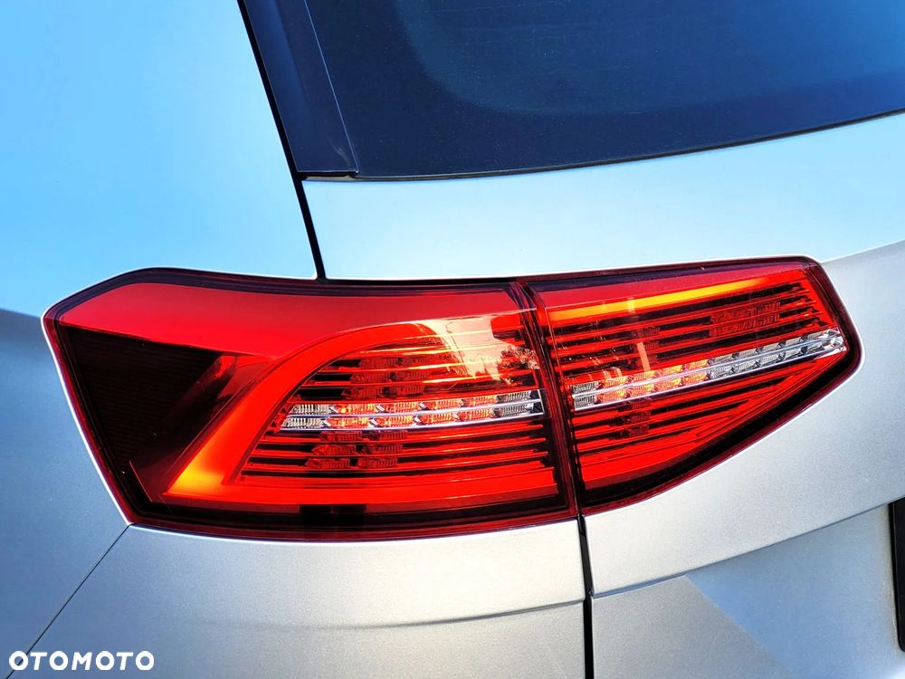 Volkswagen Passat 2.0 TDI (BlueMotion Technology) Highline - 16
