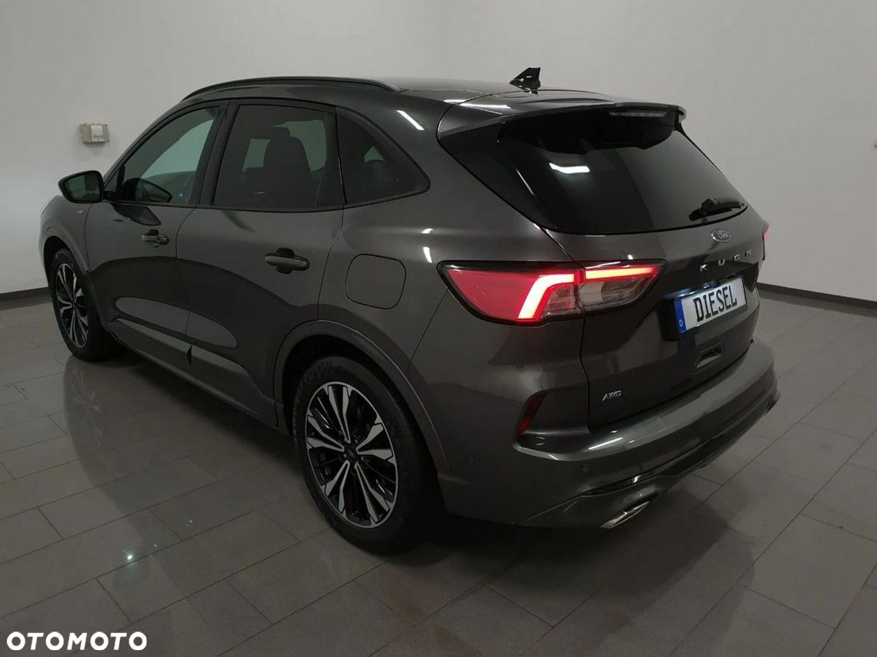 Ford Kuga 2.0 EcoBlue 4x4 ST-LINE X - 6
