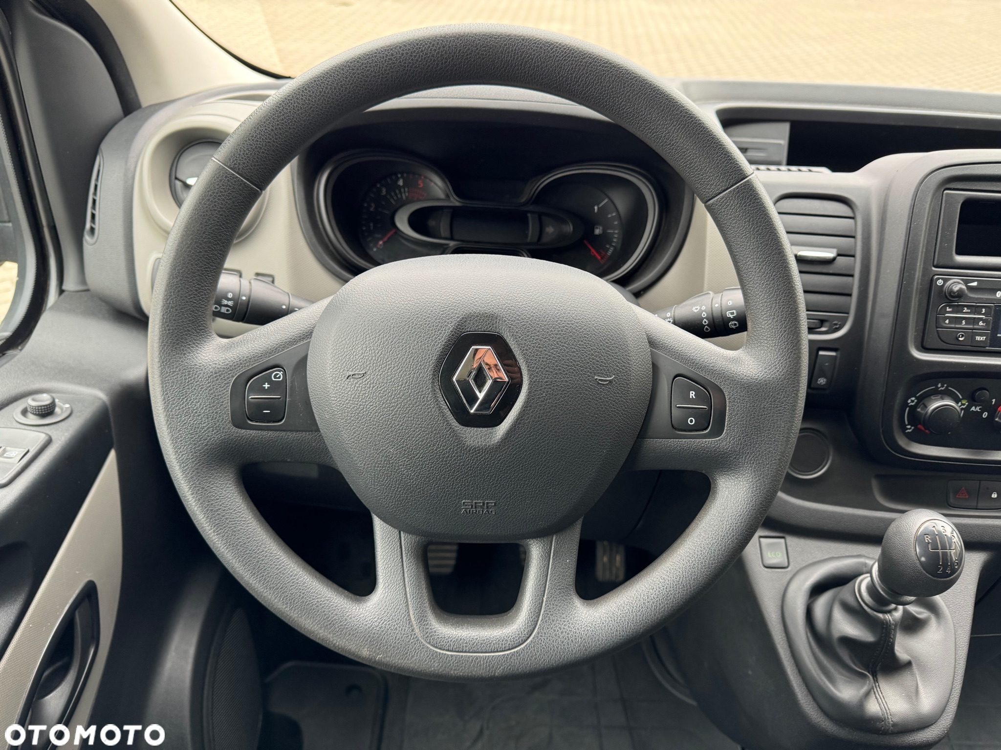 Renault Trafic Grand Passenger 2,9t Pack Clim - 17