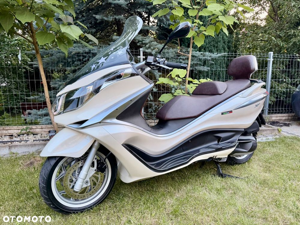 Piaggio X10 - 25