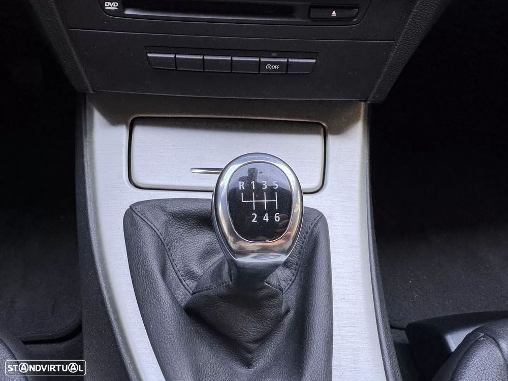 BMW 320 d Cabrio Intense - 27