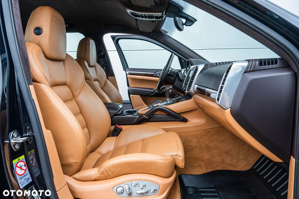Porsche Cayenne Turbo - 22