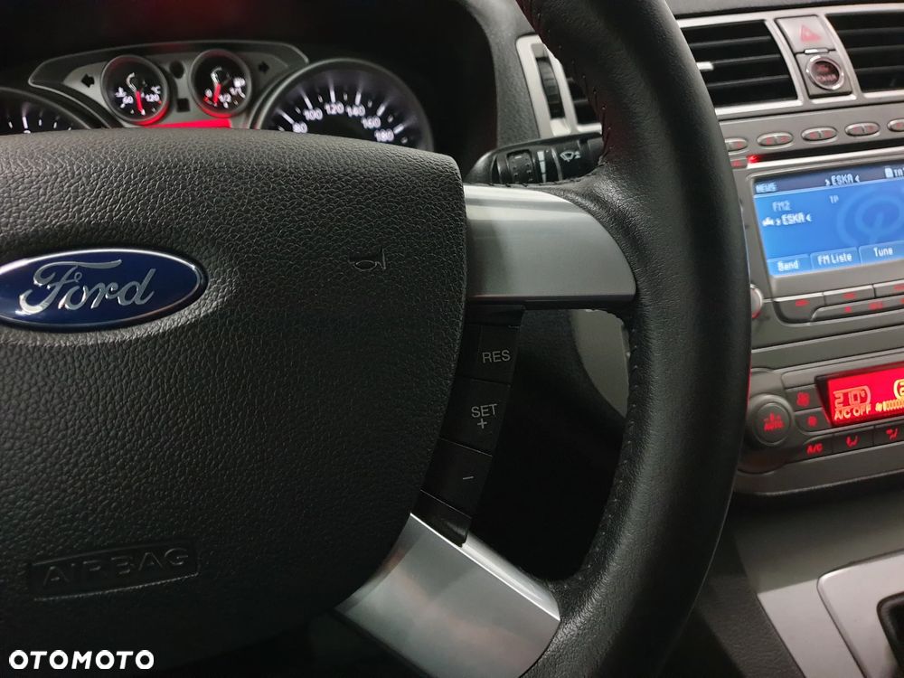 Ford Kuga 2.0 TDCi 4x4 Individual - 13