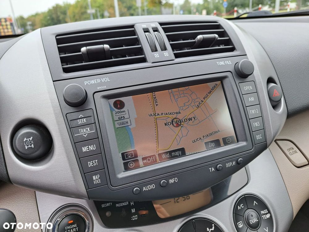 Toyota RAV4 - 30
