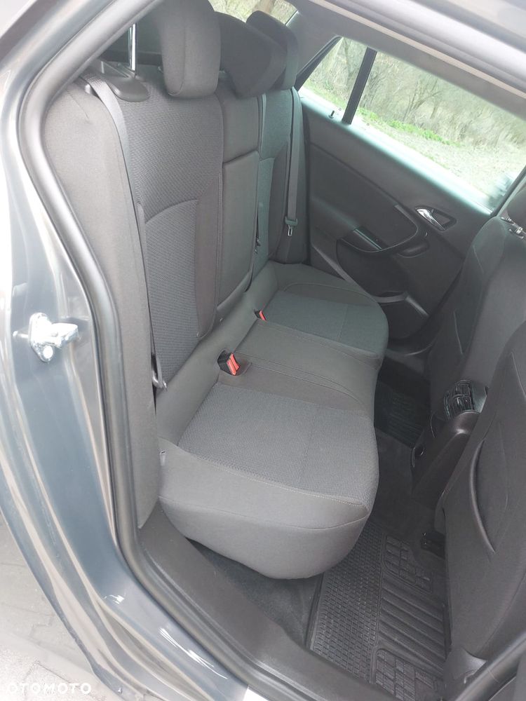 Opel Insignia - 10