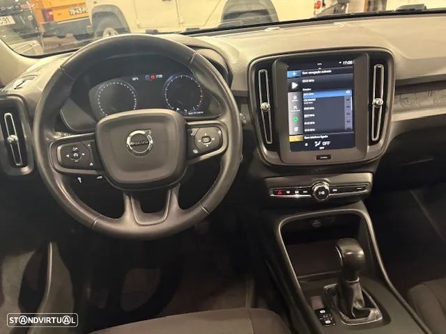 Volvo XC 40 1.5 T2 Momentum Plus - 7