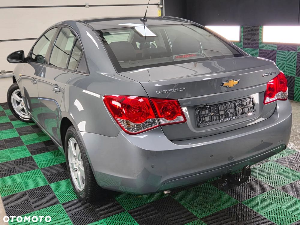 Chevrolet Cruze 1.6 LS+ - 7