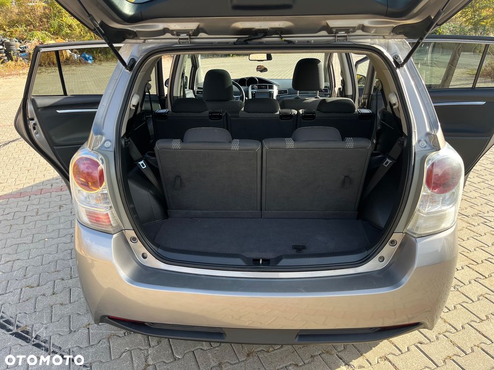Toyota Verso 1.6 D-4D Prestige 7os - 6