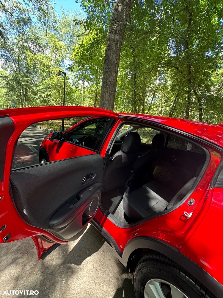 Honda HR-V 1.5 i-VTEC 4x2 CVT Elegance - 18