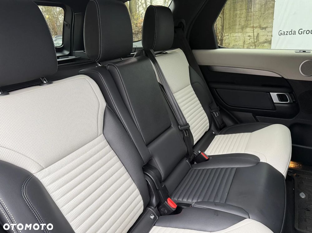 Land Rover Discovery D250 Dynamic SE - 7