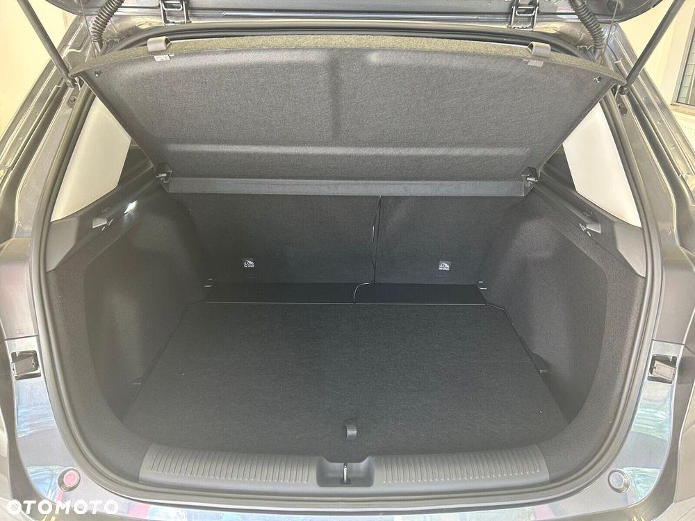 MG ZS Hybrid+ - 12