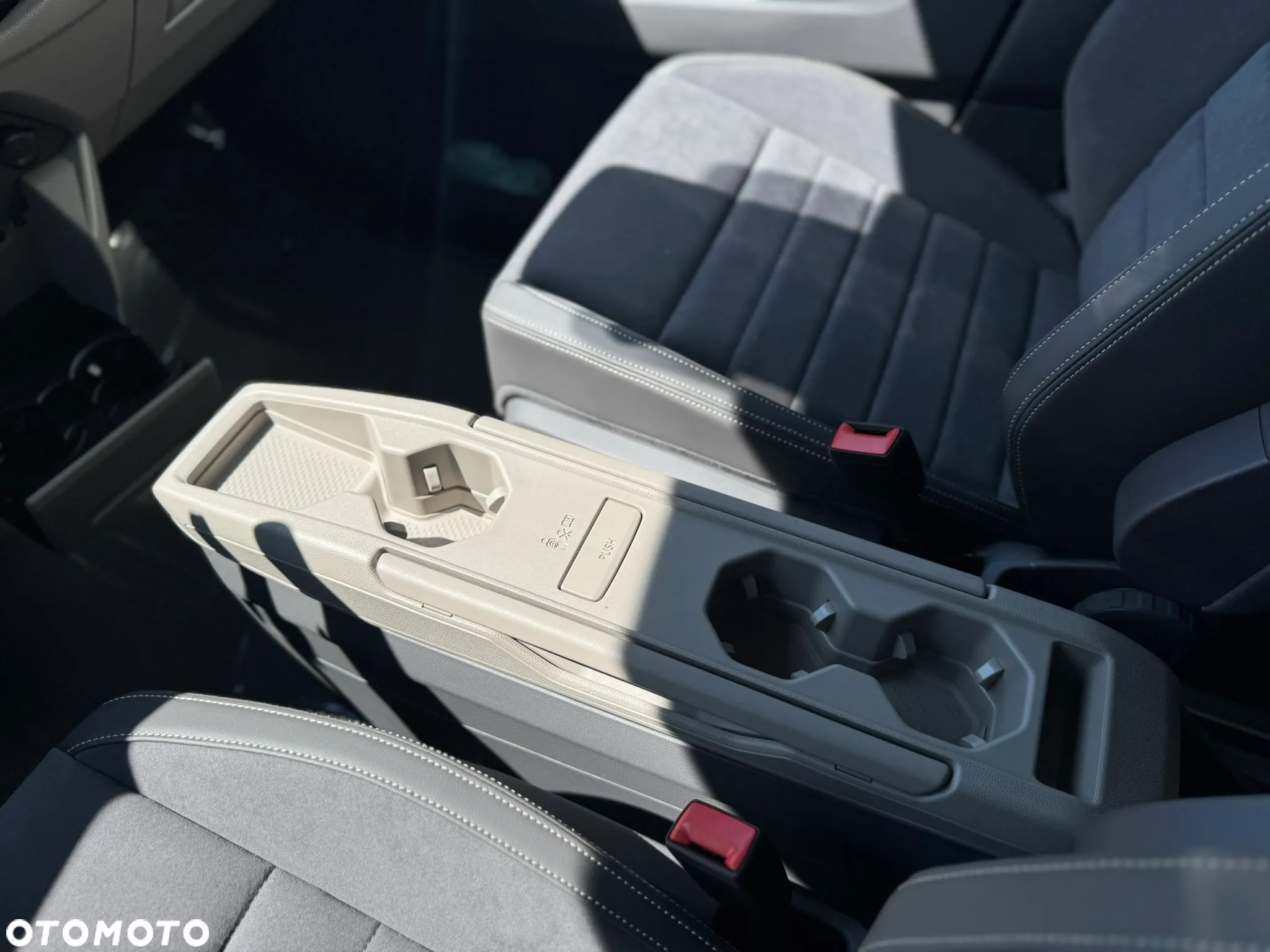 Volkswagen Multivan 2.0 TDI L2 Life DSG - 20