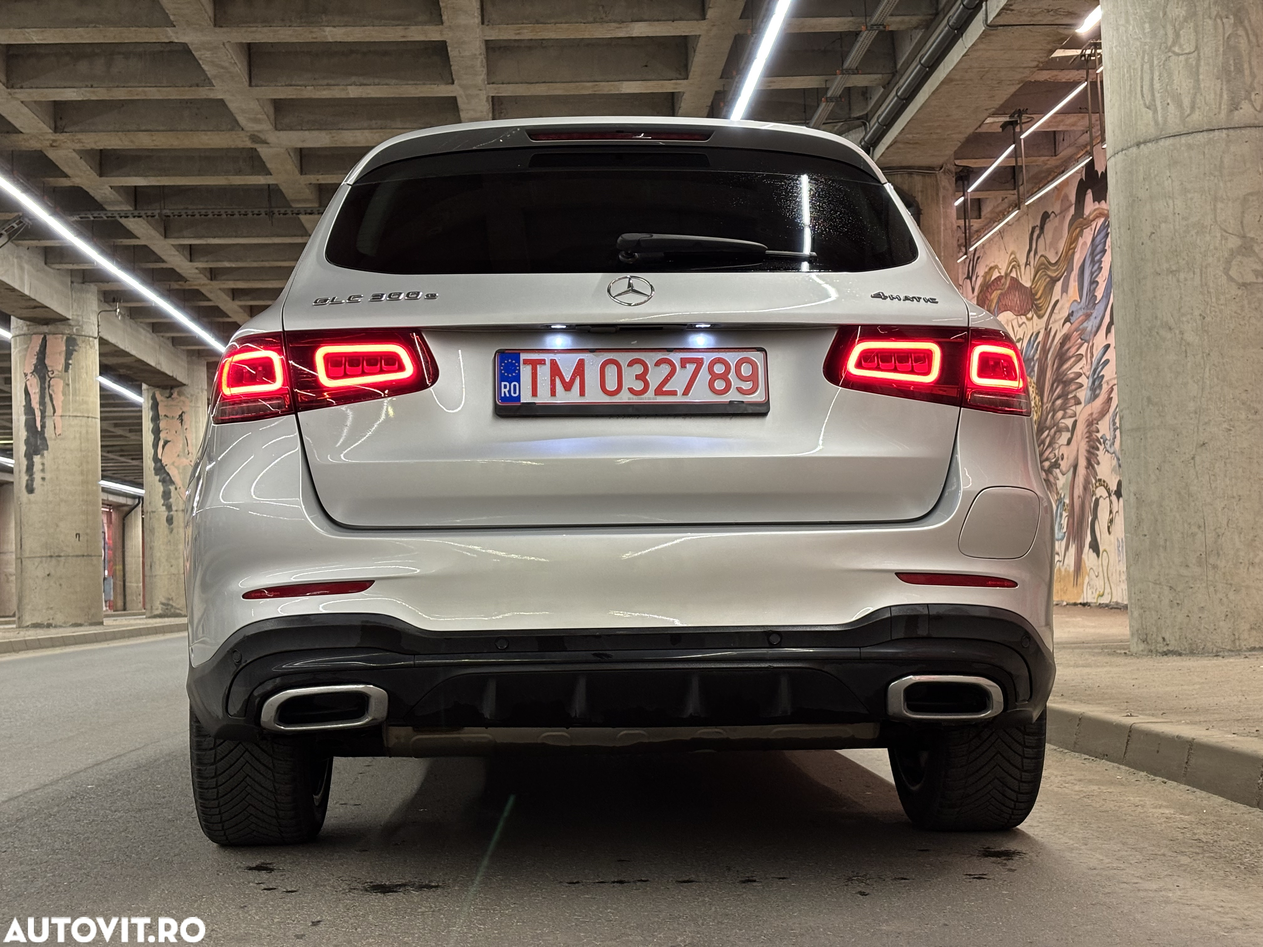Mercedes-Benz GLC 300 e 4Matic 9G-TRONIC AMG Line Plus - 10