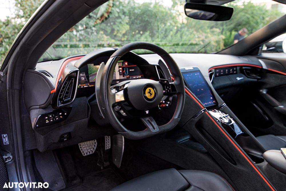 Ferrari Roma - 12