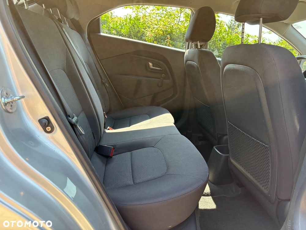 Kia Rio 1.2 Attract - 11