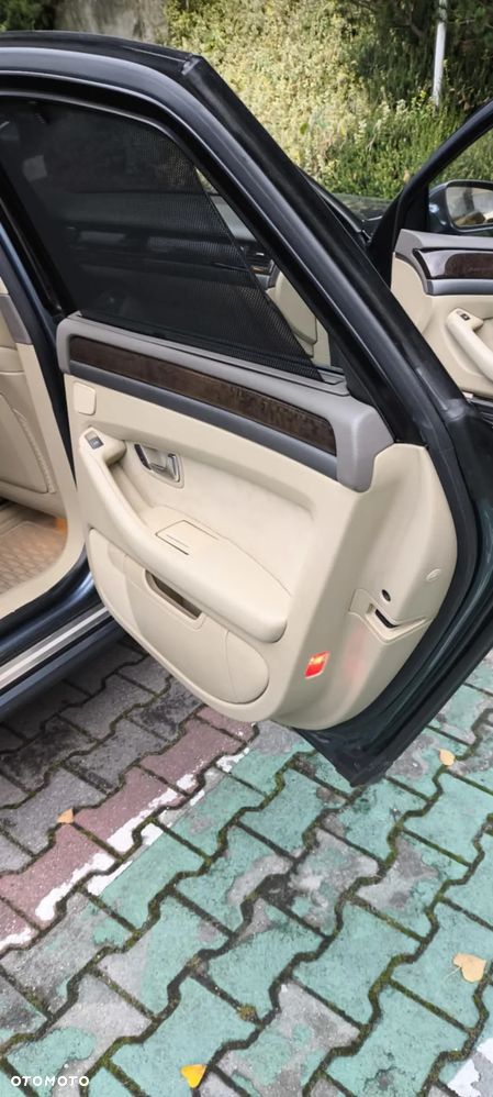 Audi A8 4.2 Quattro - 26