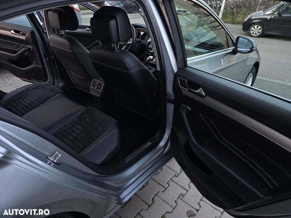 Volkswagen Passat 2.0 TDI DSG Highline - 13