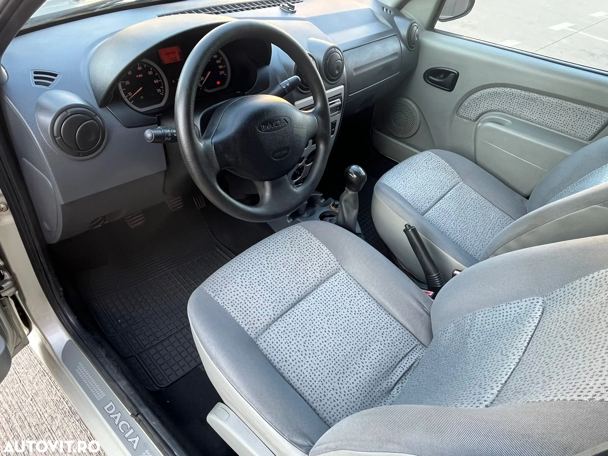 Dacia Logan 1.6 MPI Laureate - 5