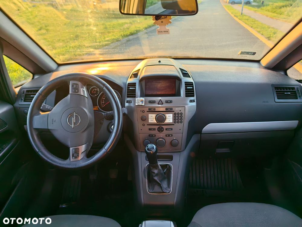 Opel Zafira - 9