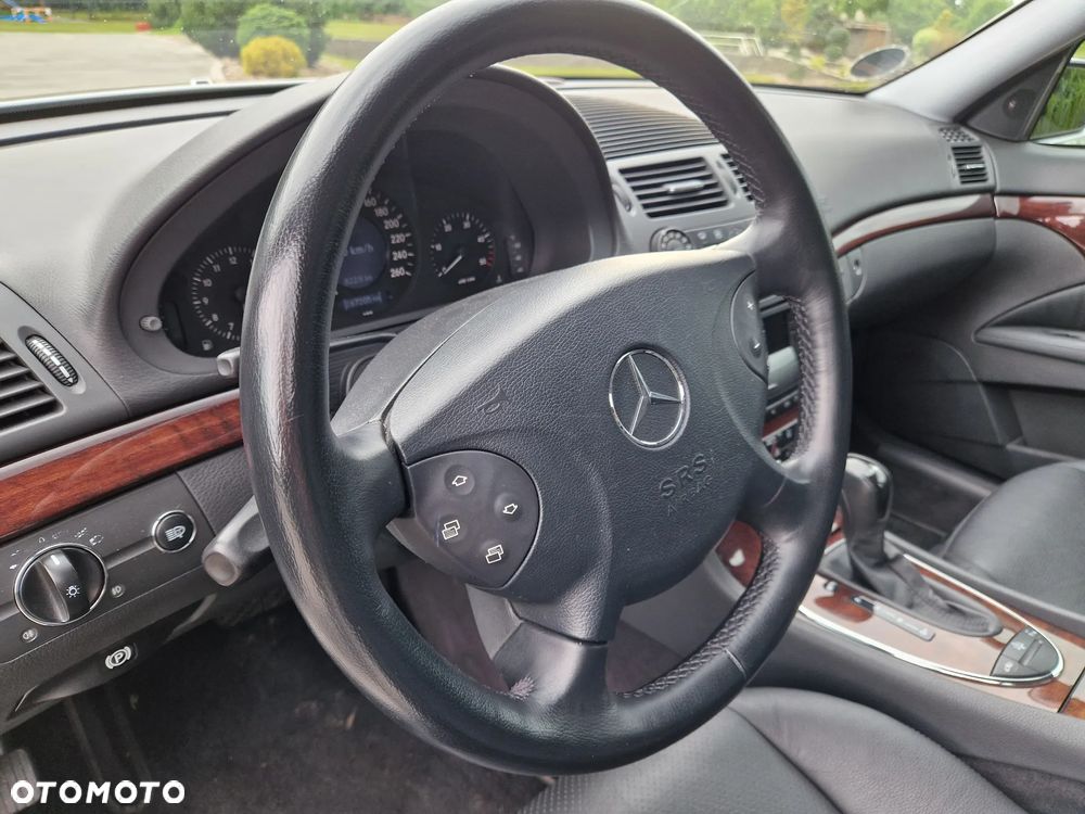 Mercedes-Benz Klasa E - 15