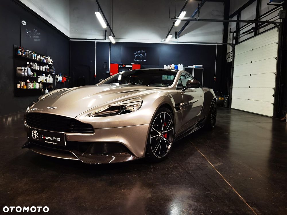 Aston Martin Vanquish - 1