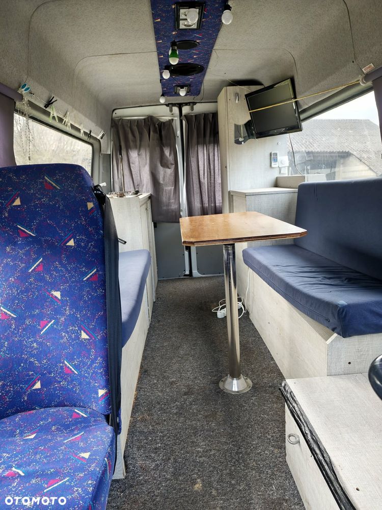 Mercedes-Benz Sprinter - 14