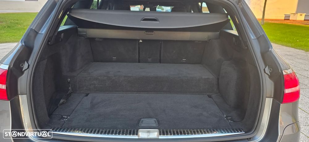 Mercedes-Benz E 300 de 9G-TRONIC AMG Line - 9