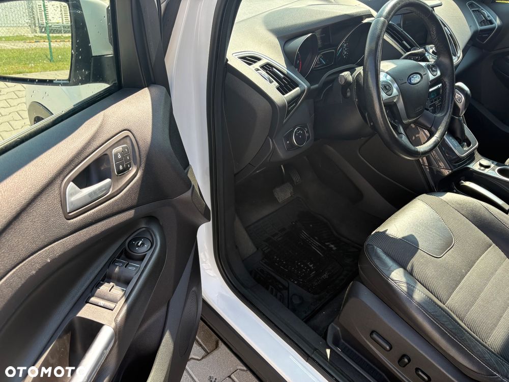 Ford Escape 2.0 EcoBoost AWD Titanium - 19