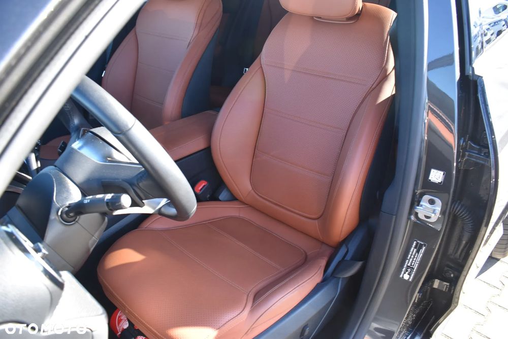 Mercedes-Benz GLC 300 de PHEV 4-Matic Avantgarde - 11