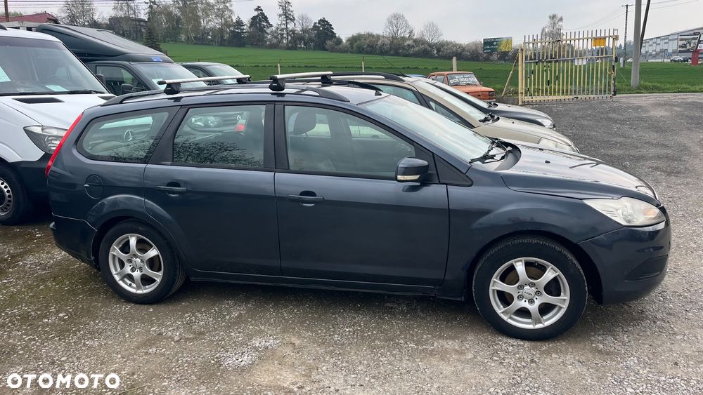 Ford Focus 1.6 Ambiente - 21